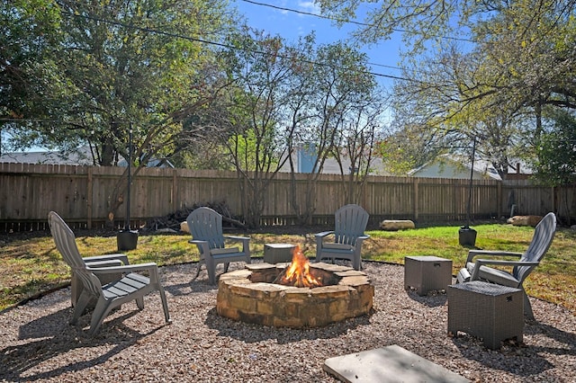 view of yard featuring a fire pit