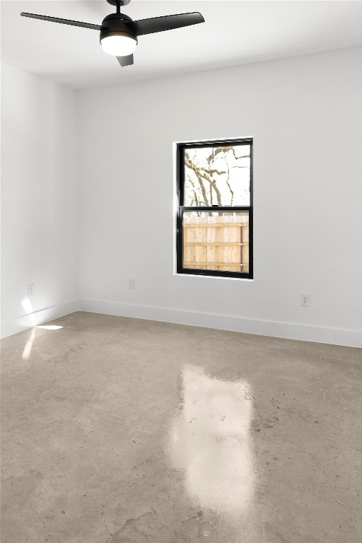 unfurnished room featuring ceiling fan