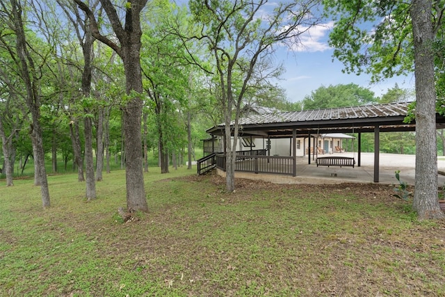 view of yard featuring a patio area