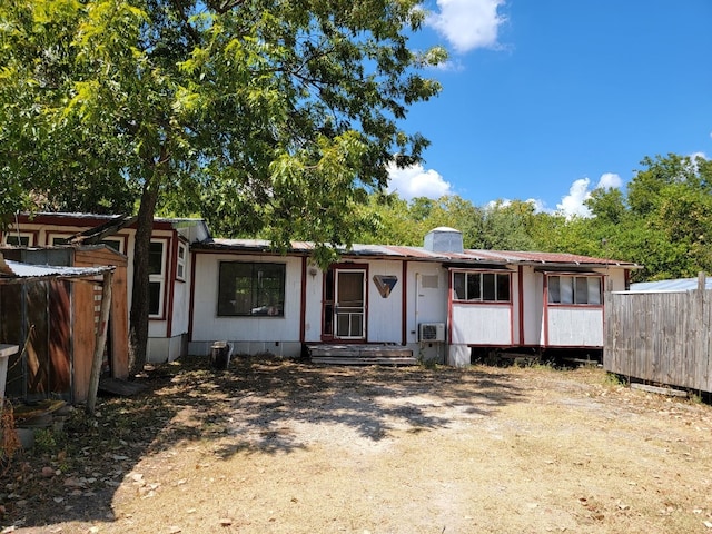 view of front of house