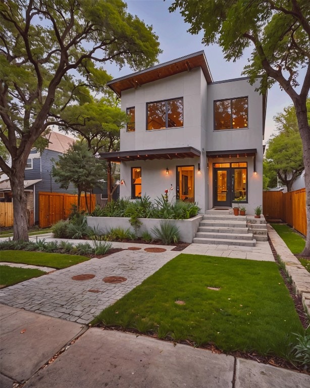 view of front of property with a front lawn