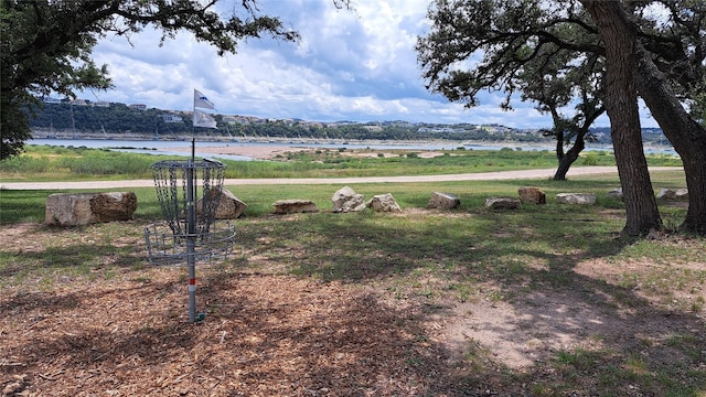 view of yard featuring a water view