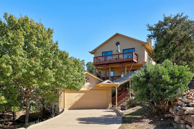 view of front of house featuring a balcony