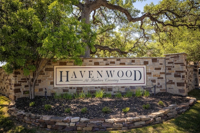 view of community / neighborhood sign