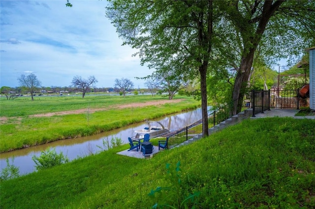 view of home's community featuring a water view