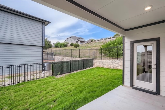 view of yard featuring a patio