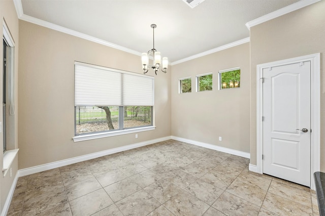 spare room featuring crown molding and an inviting chandelier