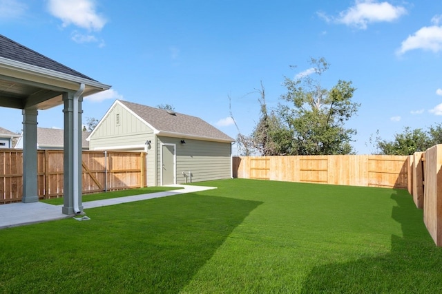 view of yard with a patio