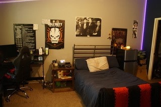 bedroom with carpet floors