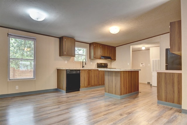 kitchen featuring light hardwood / wood-style flooring, dishwasher, stove, crown molding, and sink