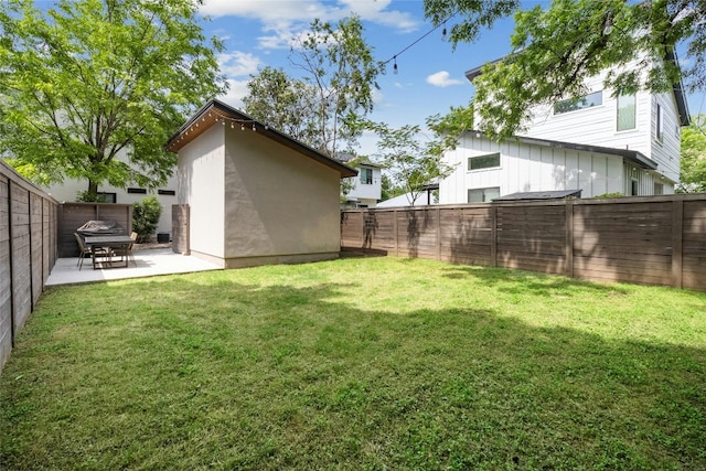 view of yard with a patio