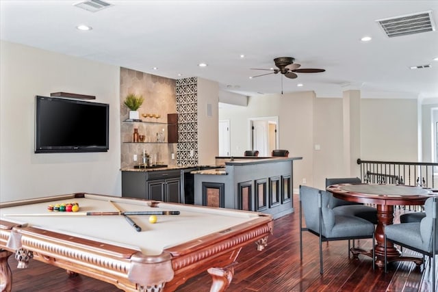 playroom featuring dark hardwood / wood-style floors, billiards, bar, and ceiling fan