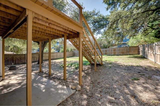 view of yard with a patio area