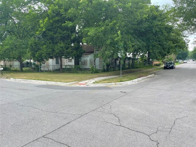 81 Chalmers Ave, Austin, TX 78702 - photo 3