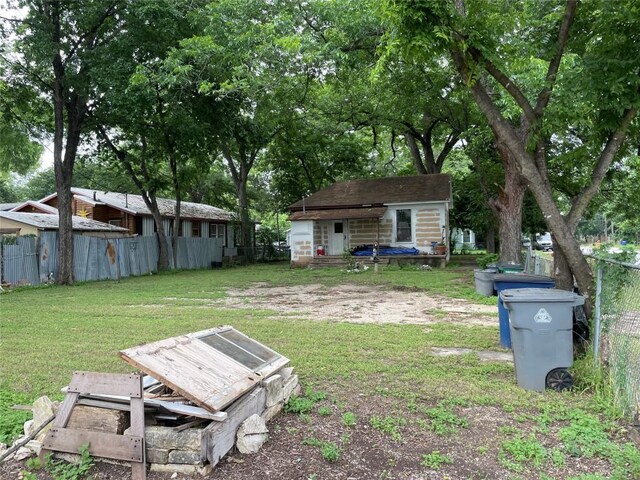 81 Chalmers Ave, Austin, TX 78702 - photo 5