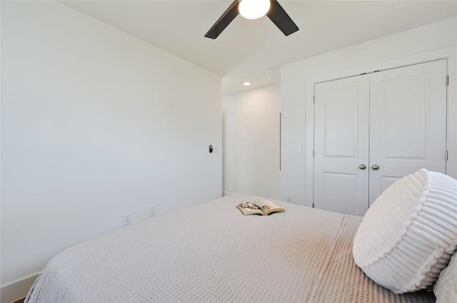 bedroom with a closet, a ceiling fan, and recessed lighting