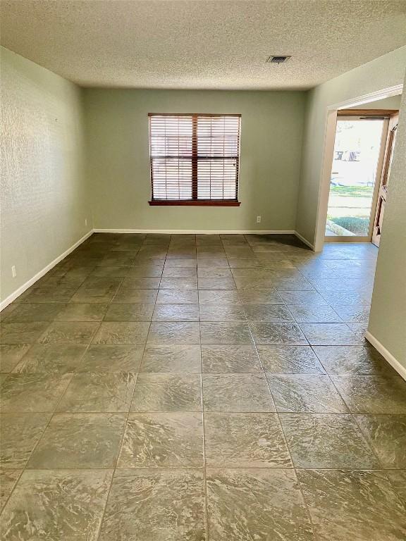 213 Oakwood Dr, Georgetown, TX 78628 - photo 38