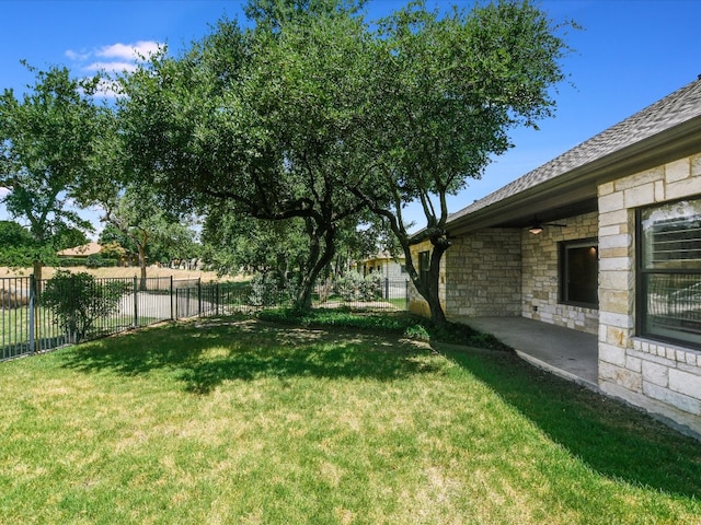 view of yard featuring a patio