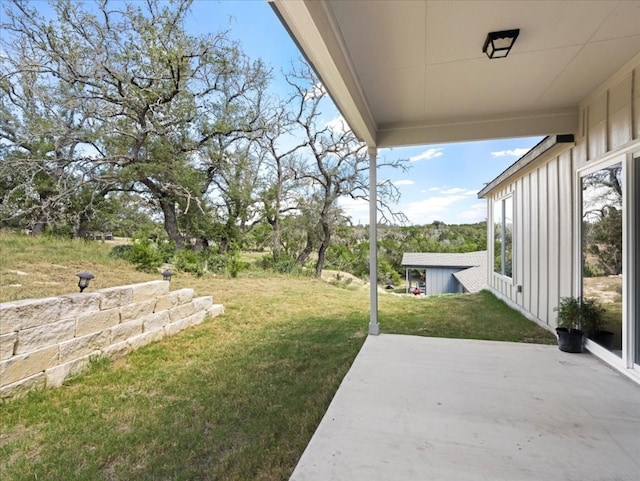 view of yard with a patio