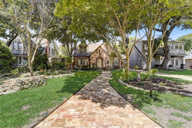 view of front facade with a front lawn