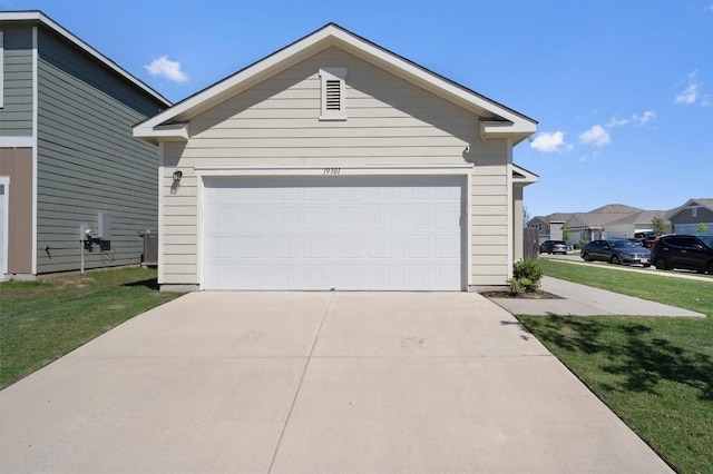 view of front of house with a front lawn