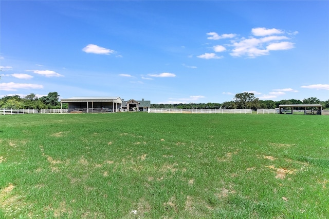 view of yard featuring a rural view