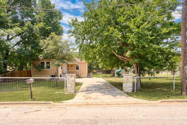 810 Lamar St, Luling, TX 78648 - photo 1