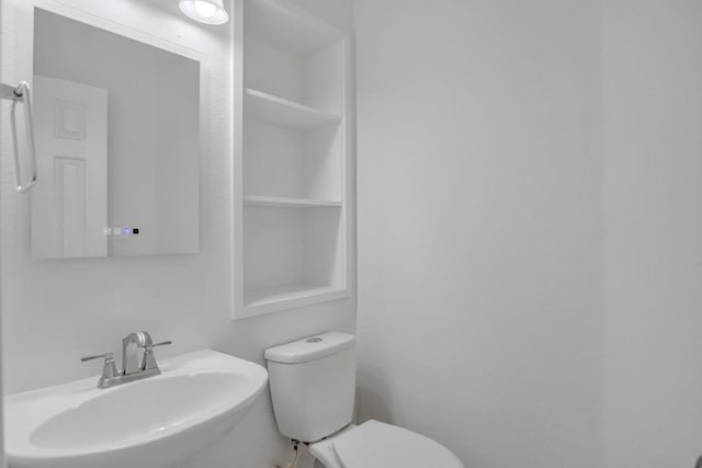 3917 Canyon Glen Cir, Austin, TX 78732 - bathroom featuring toilet and sink