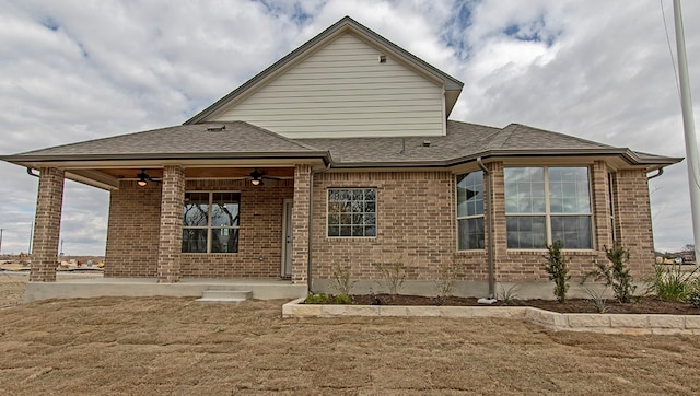 view of front of property with ceiling fan