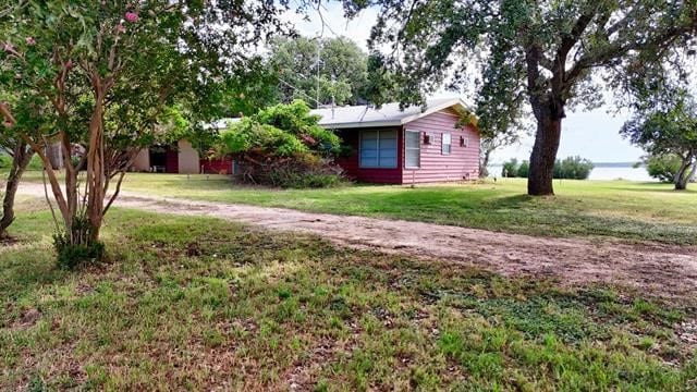 110 W Lakecrest Dr, Bluffton, TX 78607 - photo 3