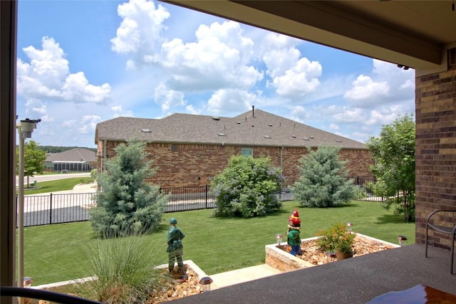 view of yard featuring a patio area