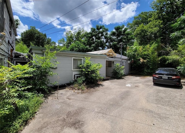 3204 Tom Green St, Austin, TX 78705 - view of side of property