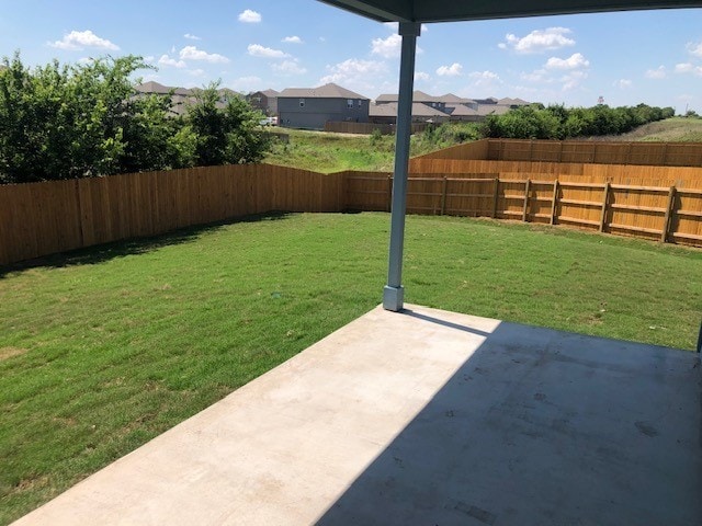 view of yard featuring a patio