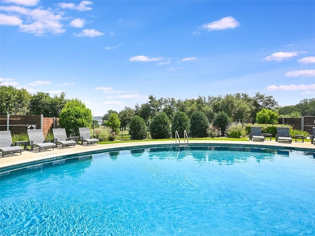 view of swimming pool