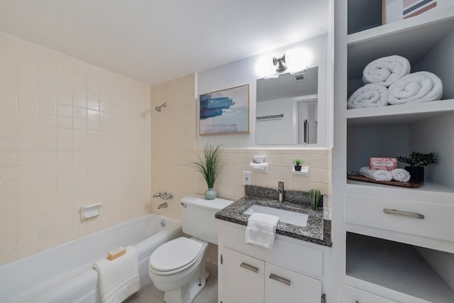 full bathroom featuring tiled shower / bath combo, vanity, backsplash, and toilet