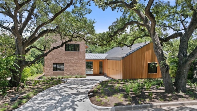 view of contemporary house