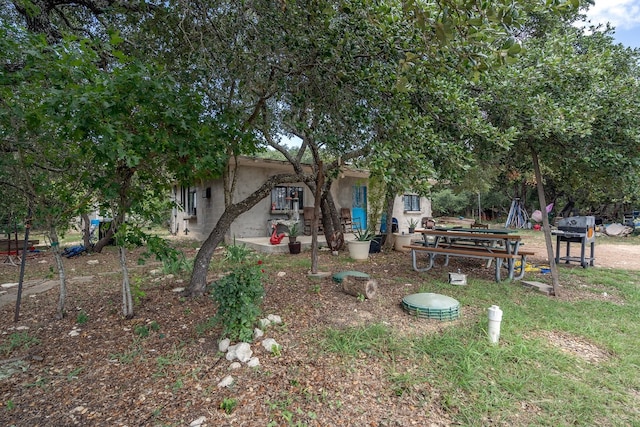 view of yard featuring a patio