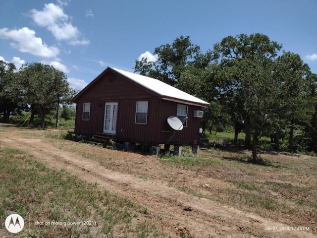 view of home's exterior