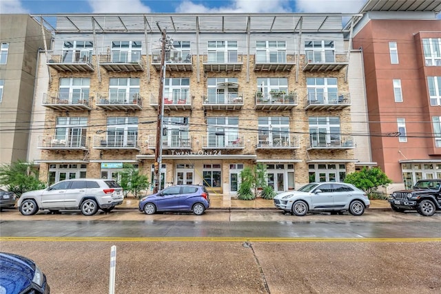 2124 E 6th St Unit 305, Austin, TX 78702 - view of apartment building / complex