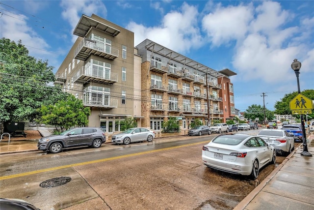 2124 E 6th St Unit 305, Austin, TX 78702 - view of building exterior