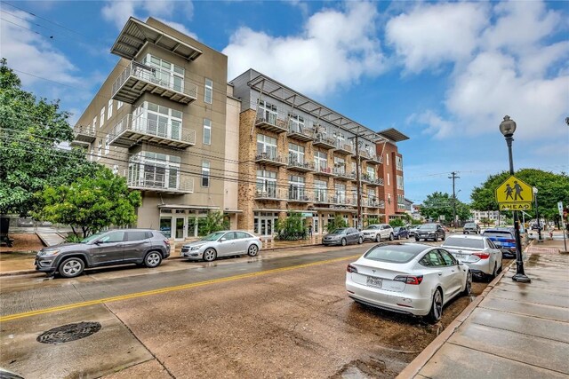 2124 E 6th St Unit 305, Austin, TX 78702 - view of building exterior