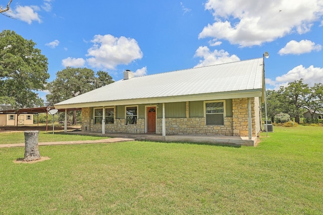 view of front of home featuring a porch, central AC unit, and a front yard