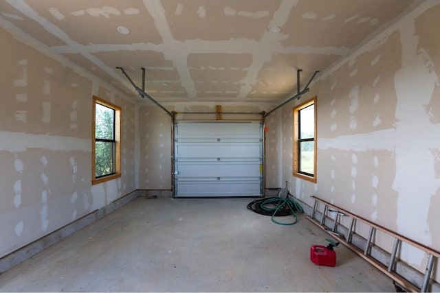 25633 Pedernales Point Dr, Spicewood, TX 78669 - view of garage