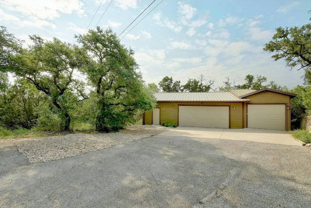 view of front of property