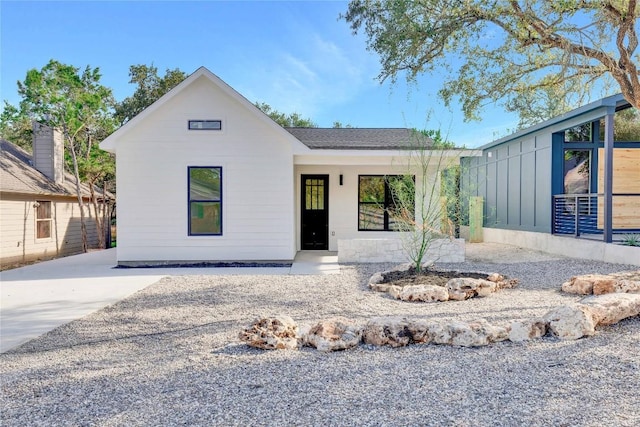 view of front facade featuring covered porch