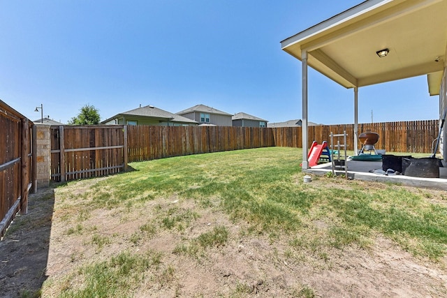 view of yard featuring a patio area