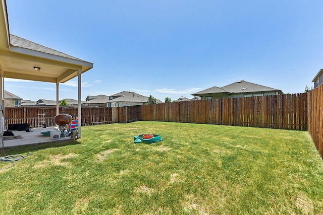 view of yard featuring a patio