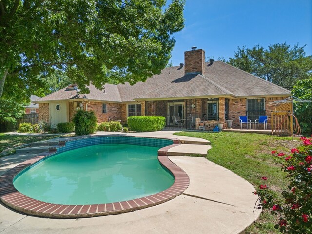 exterior space featuring a lawn