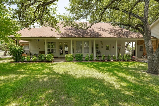 view of front of home featuring a front lawn