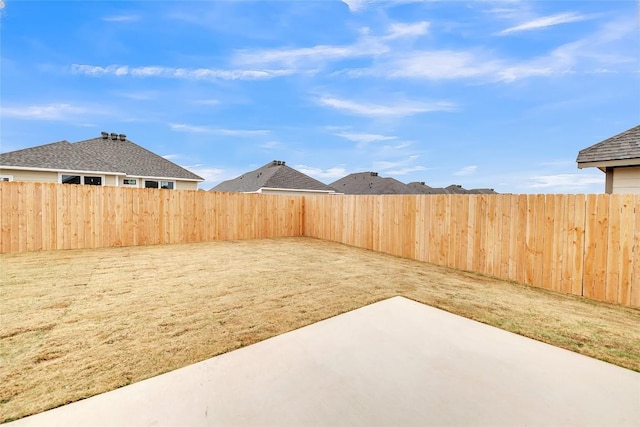 view of yard featuring a patio